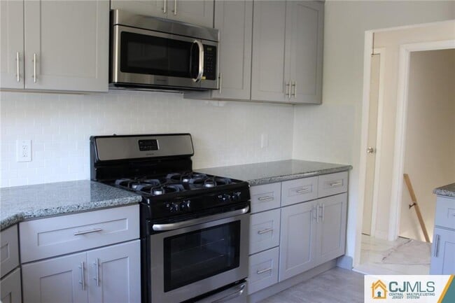 181 Middlesex Ave in Iselin, NJ - Building Photo - Building Photo