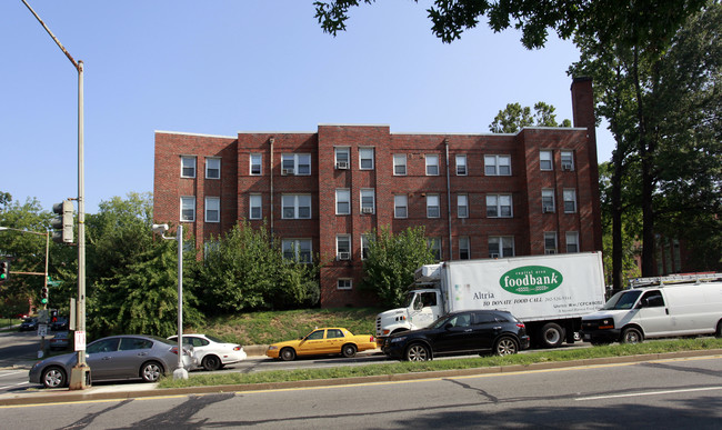 5915-5919 14th St NW in Washington, DC - Foto de edificio - Building Photo