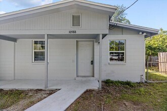10588 Airport Terrace Dr in Jacksonville, FL - Building Photo - Building Photo