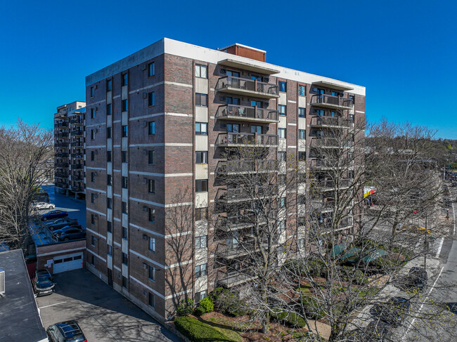 Newtown at Gateway Condominiums in Watertown, MA - Foto de edificio - Building Photo