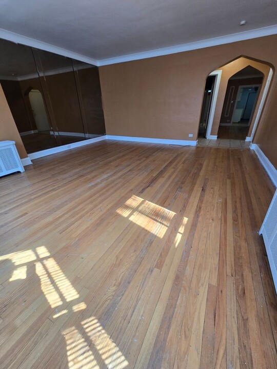 8031 S Rhodes Ave in Chicago, IL - Building Photo