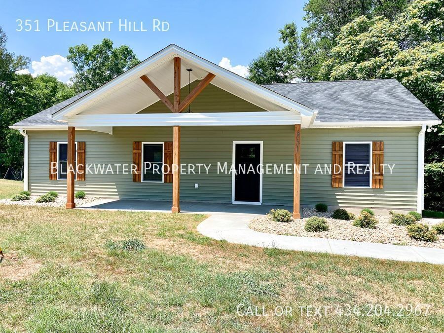 351 Pleasant Hill Rd in Lynchburg, VA - Building Photo