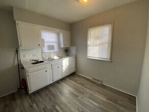 3310 SE 5th St in Des Moines, IA - Building Photo - Building Photo