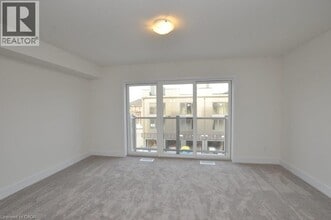 261 Skinner Rd in Waterdown, ON - Building Photo - Building Photo