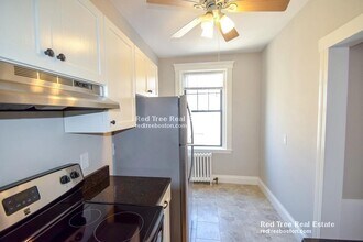 2 Sutherland Rd, Unit 51 in Boston, MA - Foto de edificio - Building Photo