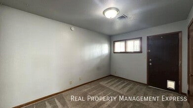 2 Bedroom Apartment located in Sioux Falls in Sioux Falls, SD - Building Photo - Building Photo