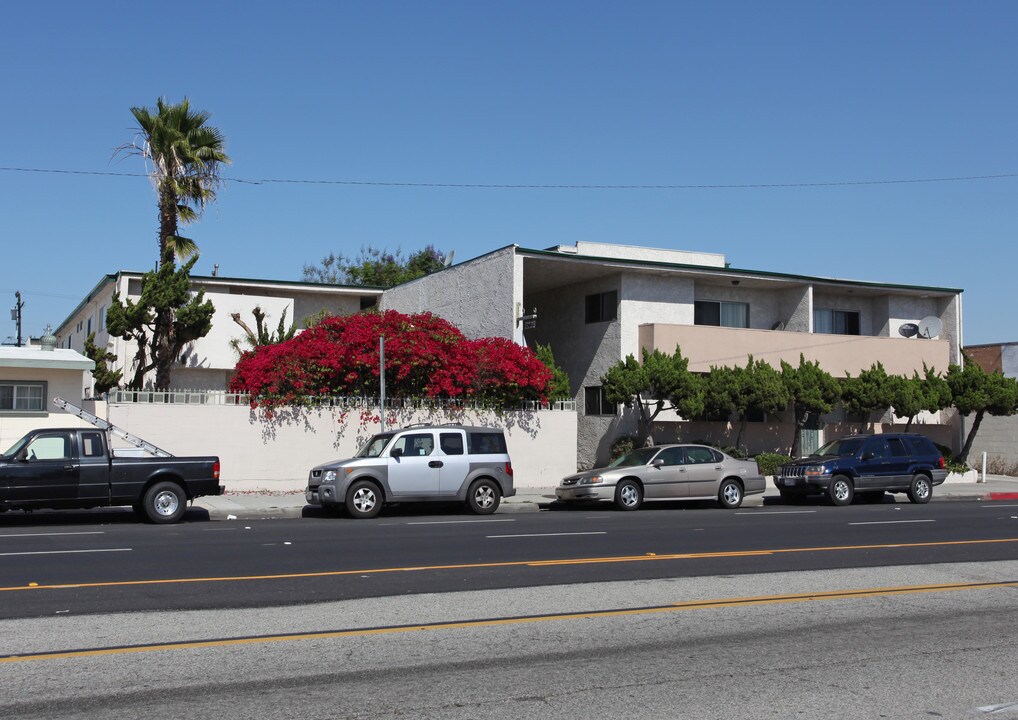 14815 Crenshaw Blvd in Gardena, CA - Building Photo