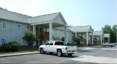 Park Murray Apartments in Dalton, GA - Building Photo - Building Photo