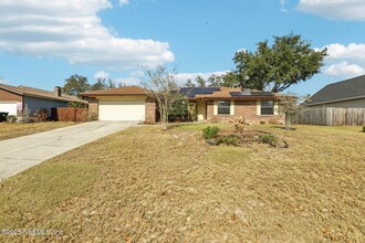 2566 Sandlewood Cir in Orange Park, FL - Building Photo - Building Photo