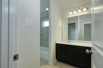 11509 Lago de Garda Dr in Austin, TX - Building Photo - Building Photo