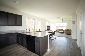 107 Bluebonnet Dr in Sanger, TX - Building Photo - Building Photo