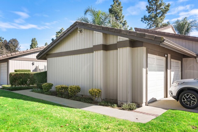 11487 Matinal Cir in San Diego, CA - Building Photo - Building Photo