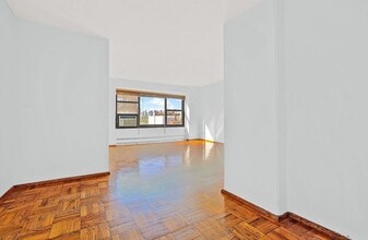 21-80-80 33rd Rd in Queens, NY - Building Photo - Building Photo