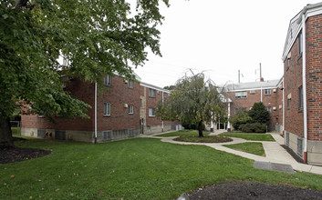 Greene Manor Apartments West in Philadelphia, PA - Foto de edificio - Building Photo