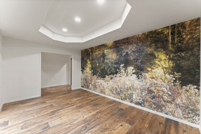 property at 6 Thornhedge Ct