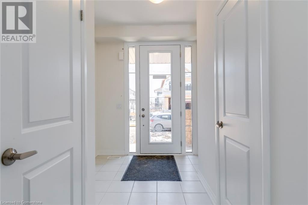 40 Freedom Cres in Hamilton, ON - Building Photo