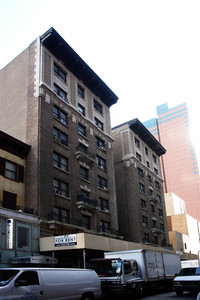 245 West 51st Street in New York, NY - Foto de edificio - Building Photo