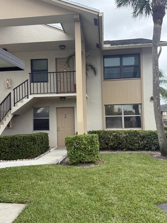 3181 SE Aster Ln in Stuart, FL - Building Photo