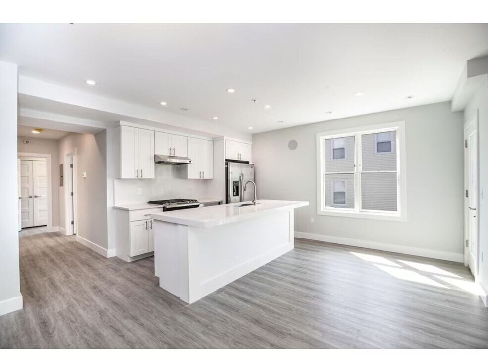 151 Hancock St in Quincy, MA - Building Photo