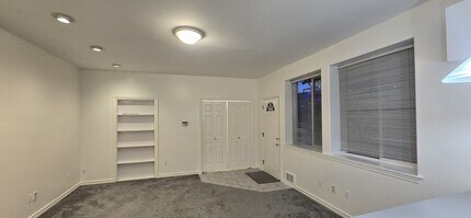 5106 Green Lake Way N in Seattle, WA - Building Photo - Building Photo