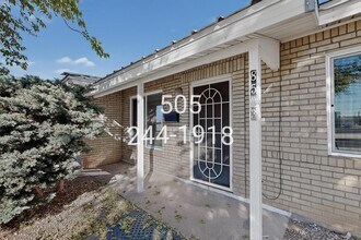 8503 Menaul Blvd NE in Albuquerque, NM - Building Photo - Building Photo