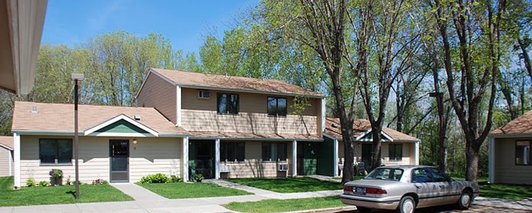 Green Meadows Apartments in Mitchell, SD - Foto de edificio