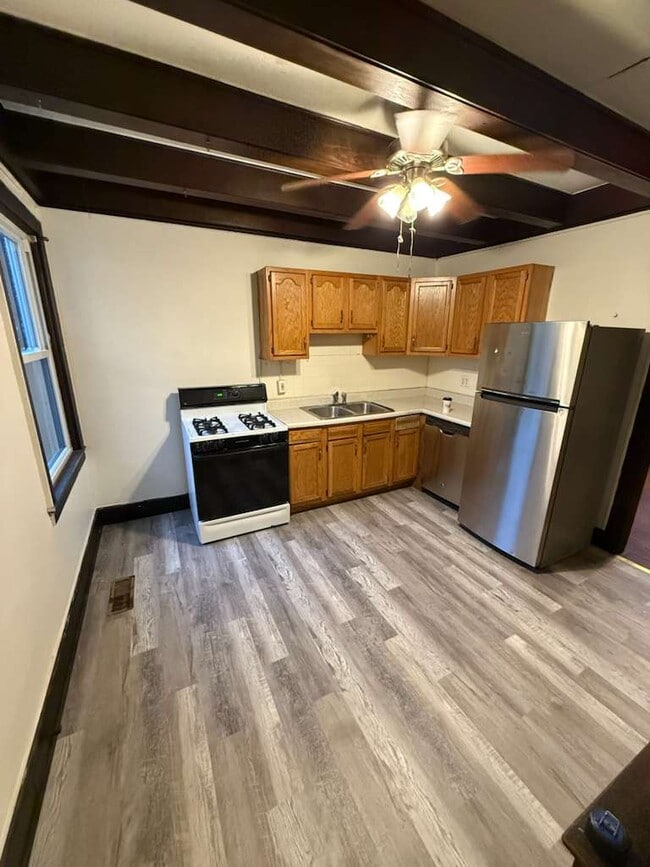 390 N McKean St in Kittanning, PA - Building Photo - Building Photo