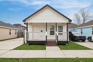 3342 Simmons St in Houston, TX - Building Photo