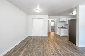 La Madera Apartments in Federal Way, WA - Building Photo - Building Photo