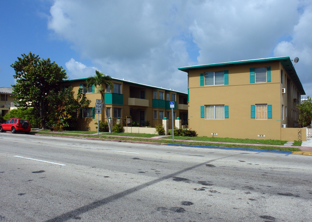 The Harding Apartments in Miami Beach, FL - Building Photo