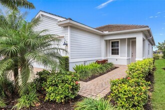 16717 Seasons Coast Dr in Bonita Springs, FL - Building Photo - Building Photo