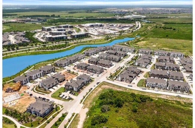 19722 Riverbed Ln in Cypress, TX - Building Photo - Building Photo