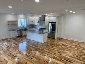 115 Genesee St, Unit Apt2 in New Hartford, NY - Building Photo - Building Photo