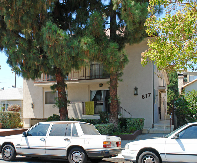 617 N Sweetzer Ave in West Hollywood, CA - Building Photo - Building Photo