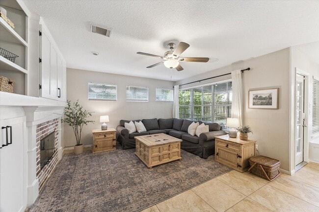 property at 178 W Greywing Cir