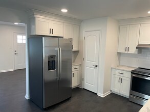 2309 Walke St, Unit B in Virginia Beach, VA - Building Photo - Building Photo