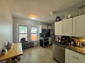 87 North St, Unit 1 in Medford, MA - Building Photo - Building Photo