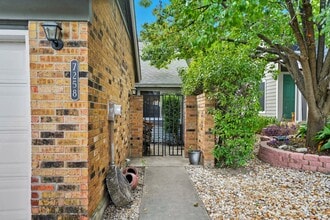 7258 Coronado Cir in Austin, TX - Building Photo - Building Photo