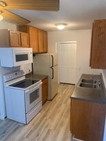 1640 Highway 36 W in St. Paul, MN - Building Photo