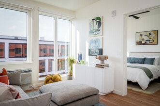 Jute Apartments in Portland, OR - Building Photo - Building Photo