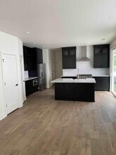 1047 S Hollywood Ave in Fayetteville, AR - Building Photo - Building Photo