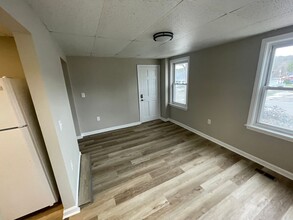 34 Worcester Rd in Charlton, MA - Building Photo - Building Photo