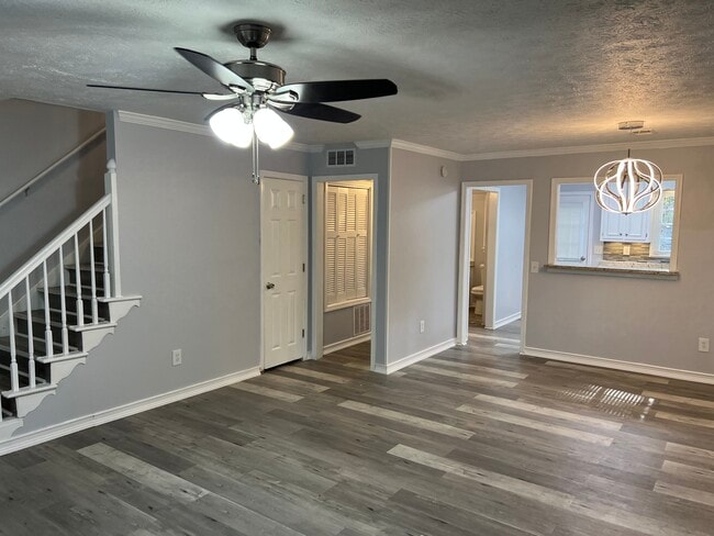 property at 5274 Wexford Ln