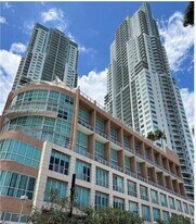 253 NE 2nd St in Miami, FL - Building Photo
