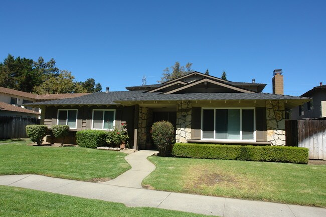 1721 De Marietta Ave in San Jose, CA - Foto de edificio - Building Photo