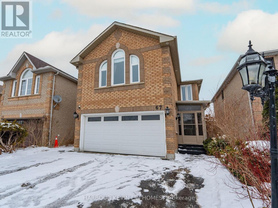 67 Sunridge St in Richmond Hill, ON - Building Photo