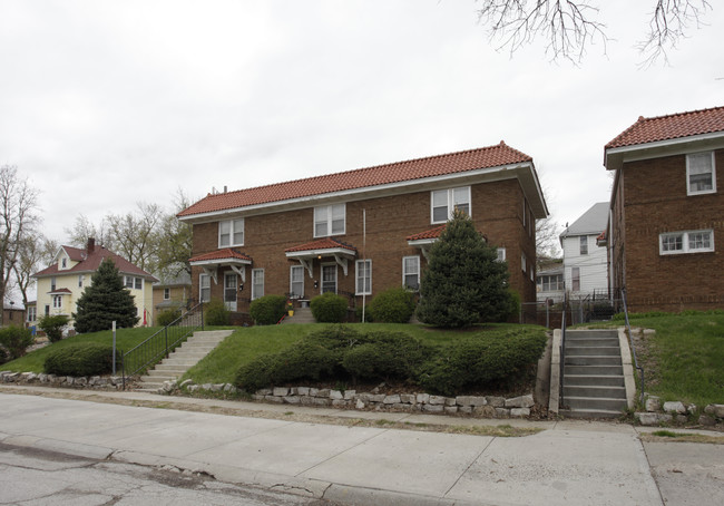 Dundee Townhomes in Omaha, NE - Building Photo - Building Photo