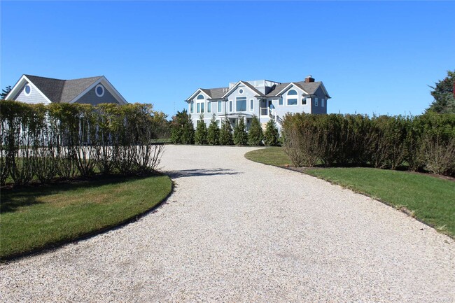 115 Dune Rd in Quogue, NY - Building Photo - Building Photo