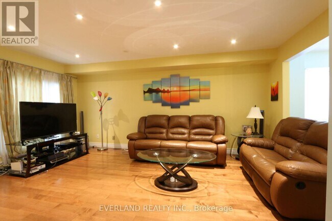 28 Bauer Crescent in Markham, ON - Building Photo - Building Photo