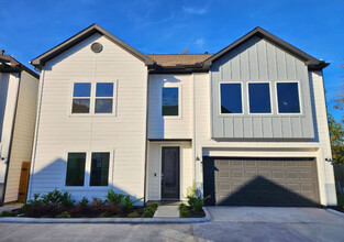 2615 Huntington Creek Ln in Houston, TX - Building Photo - Building Photo